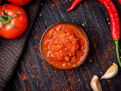 Мексикански сос Салса моча с домати, чесън и люта чушка - снимка на рецептата